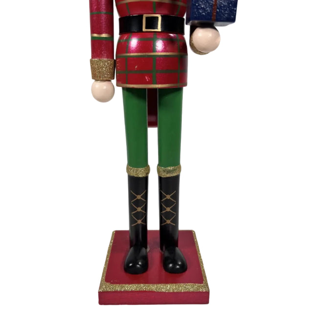 Nutcracker wood 12x11x50.5cm - holding present