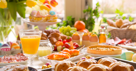 How do I decorate a table for Easter?