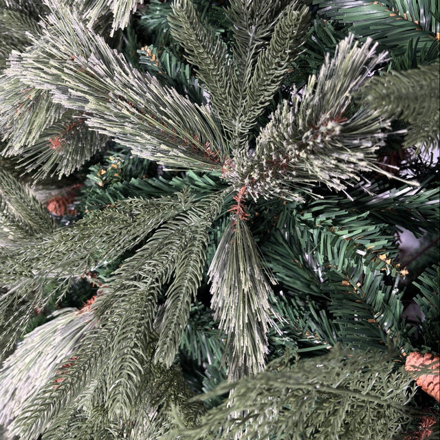 Green Christmas tree 2550 tips 3m